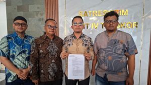 Penasehat Hukum Nurhikmat & LBH Saat Jumpres di Mapolres Sukabumi Kota Senin (7/9/2026). Poto : Ist